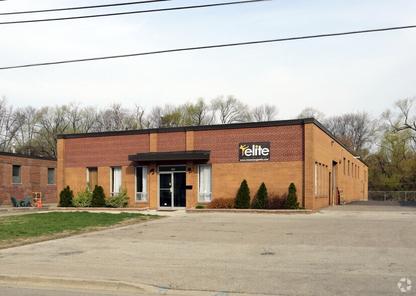 More Photos Of 1557 Sedlescomb Dr, Mississauga Manufacturing For Lease
