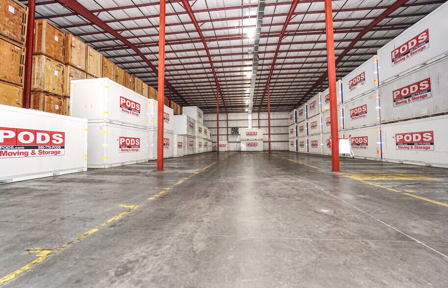 More Photos Of 6791 28th St Cir E, Sarasota Warehouse For Lease