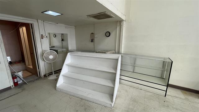 More Photos Of 1215 Farragut St, Laredo Storefront For Lease