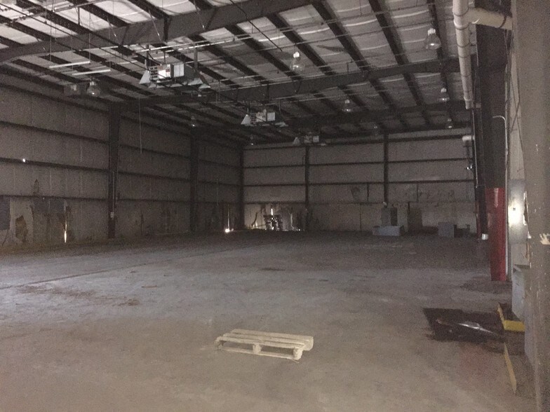 More Photos Of 14 Pine House Rd, Trenton Warehouse For Sale