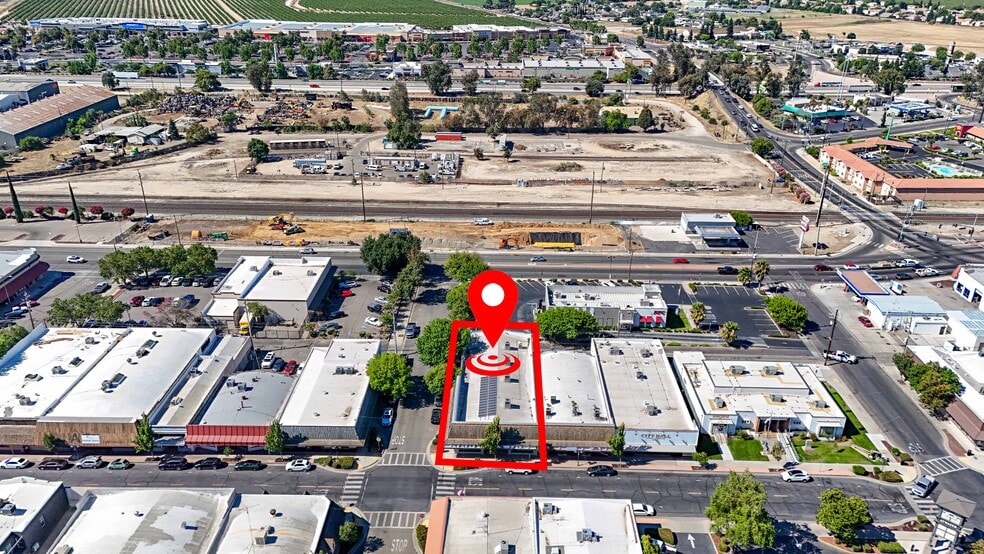 More Photos Of 1300-1340 Broadway Ave, Atwater Storefront For Lease