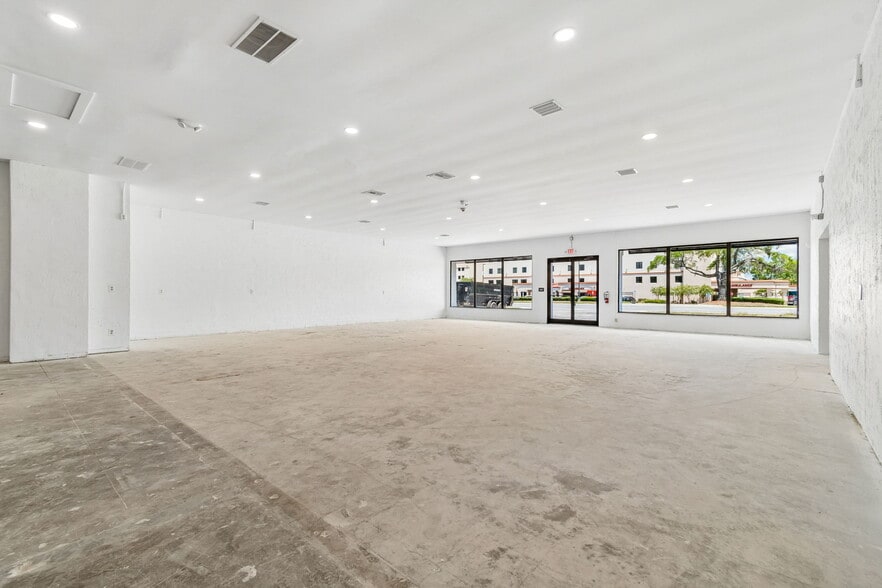 More Photos Of 1956 Kingsley Ave, Orange Park General Retail For Sale