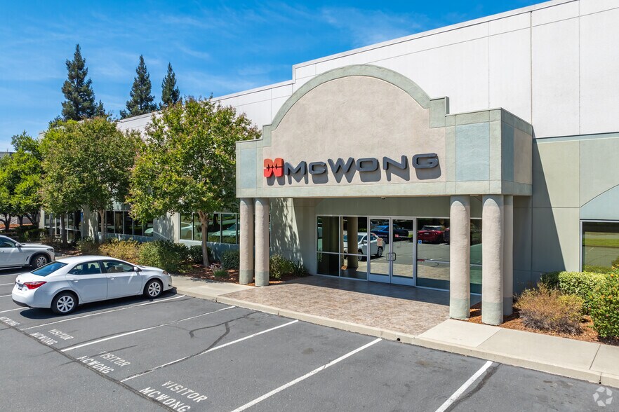 More Photos Of 1921 Arena Blvd, Sacramento Research And Development For Lease