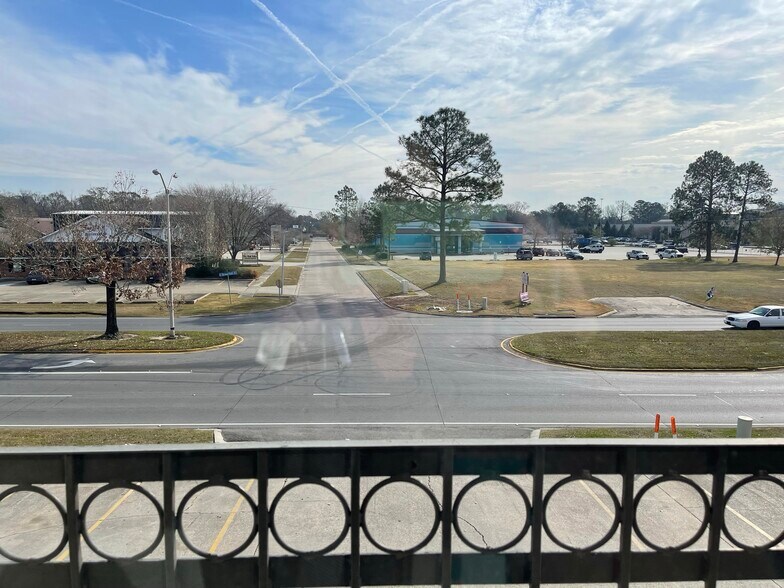 More Photos Of 5830 S Sherwood Forest Blvd, Baton Rouge Freestanding For Lease