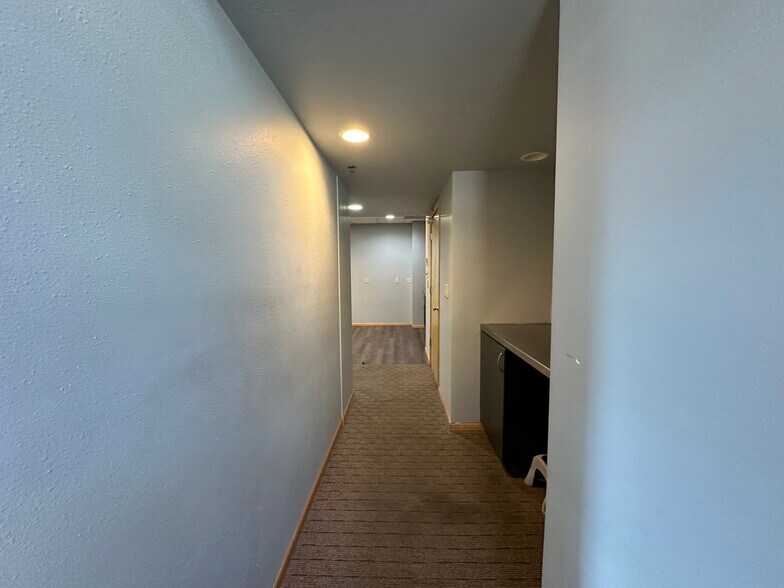 More Photos Of 4 S Linn St, Iowa City Office For Lease