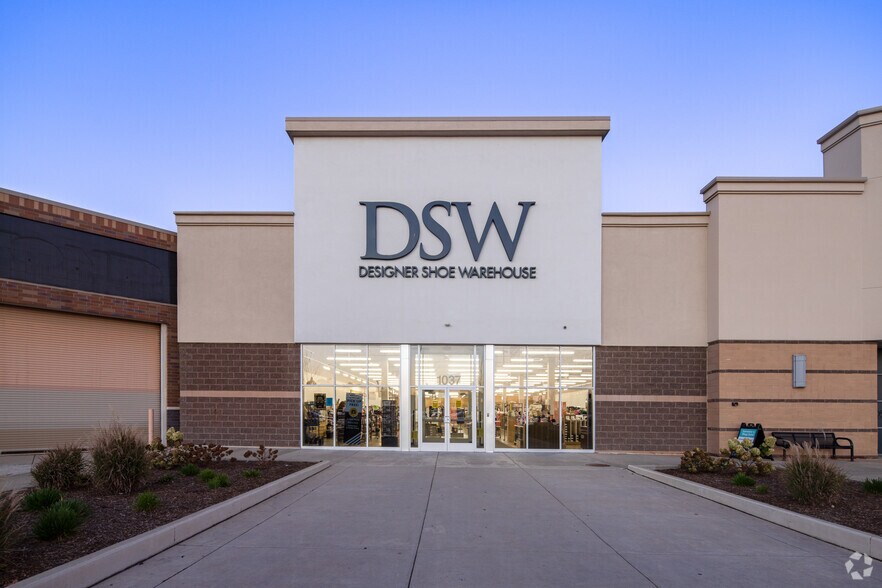 More Photos Of 999 Elmhurst Rd, Mount Prospect Unknown For Lease