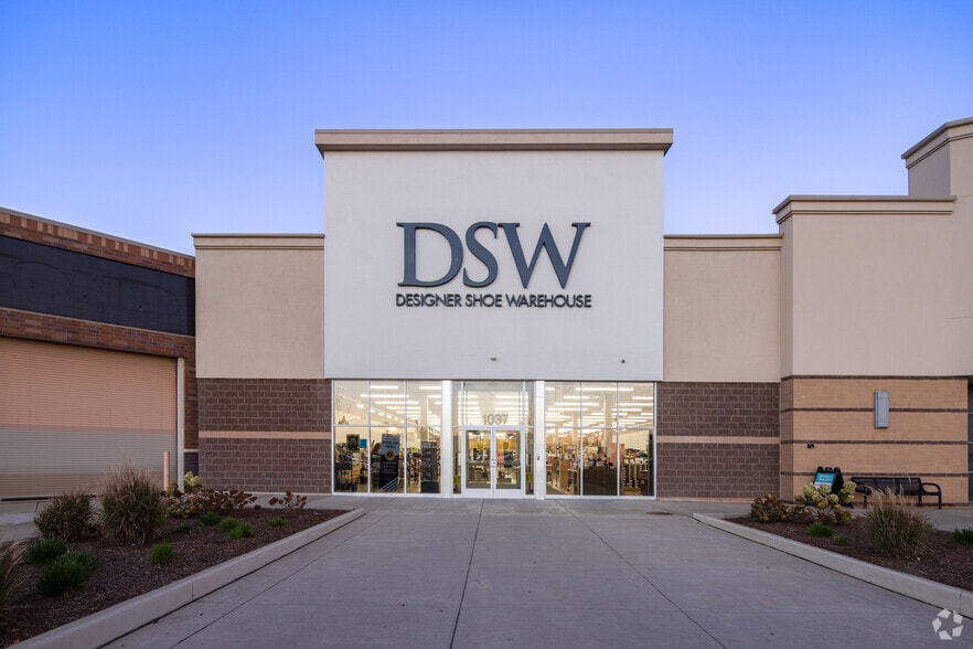 More Photos Of 999 Elmhurst Rd, Mount Prospect Unknown For Lease