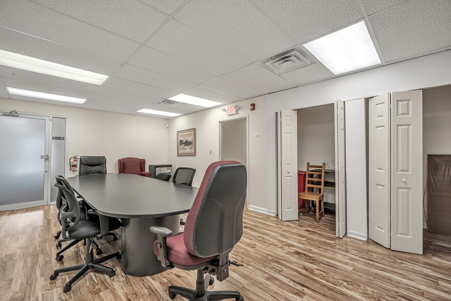 More Photos Of 815 Greenwood Ave, Jenkintown Medical For Sale
