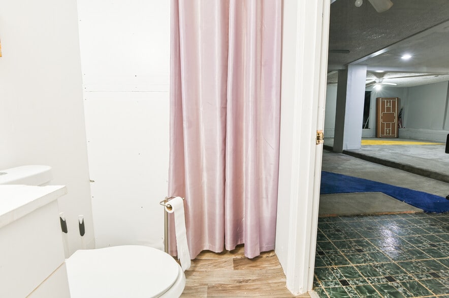 More Photos Of 2766 White Oak Dr, Decatur Religious Facility For Sale