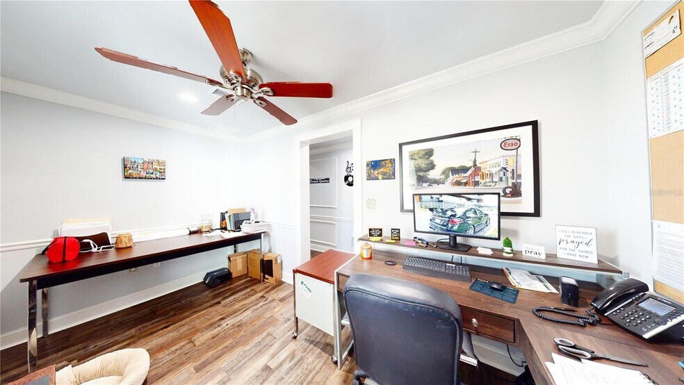 More Photos Of 209 E Badcock Blvd, Mulberry Office Residential For Lease