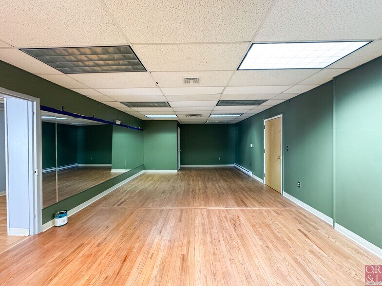 More Photos Of 33-39 N Main St, Wallingford Office For Lease