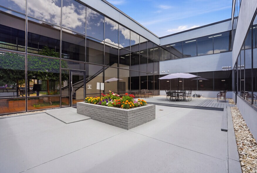 More Photos Of 7011 Harwin Dr, Houston Medical For Lease