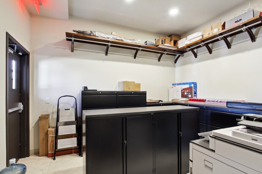 More Photos Of 6050 Pontchartrain Blvd, New Orleans Office For Lease