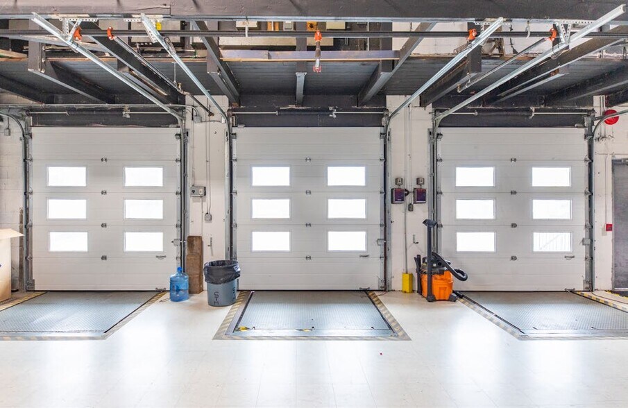 More Photos Of 3645 Grandview Hwy, Vancouver Warehouse For Sale