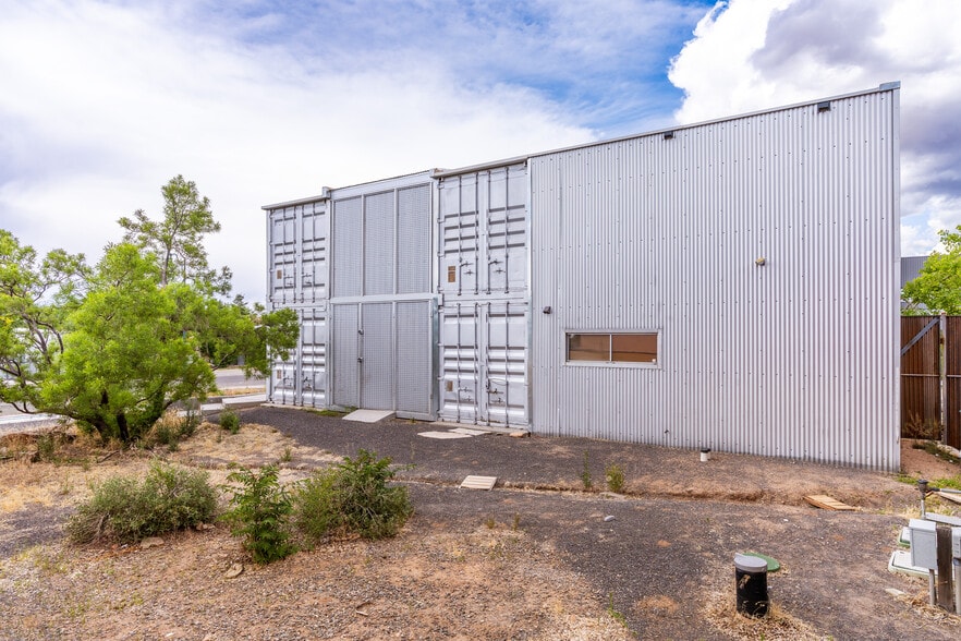 More Photos Of 1226 Flagman Way, Santa Fe Office For Sale