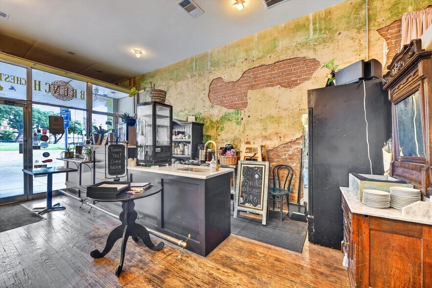 More Photos Of 107 W Hickory St, Denton General Retail For Sale