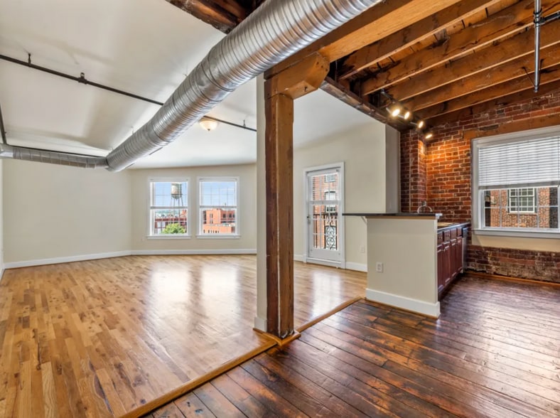 More Photos Of 2411 E Franklin St, Richmond Apartments For Lease
