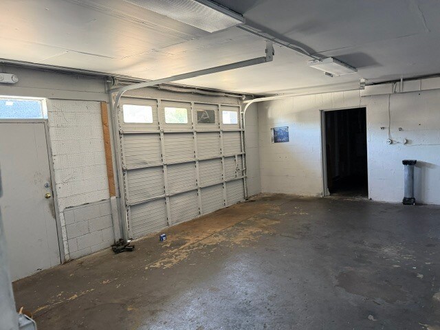More Photos Of 932 S Chapman St, Greensboro General Retail For Lease