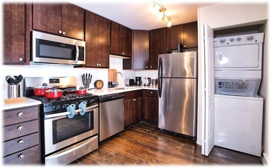 More Photos Of 2008-2010 S Wabash Ave, Chicago Apartments For Sale