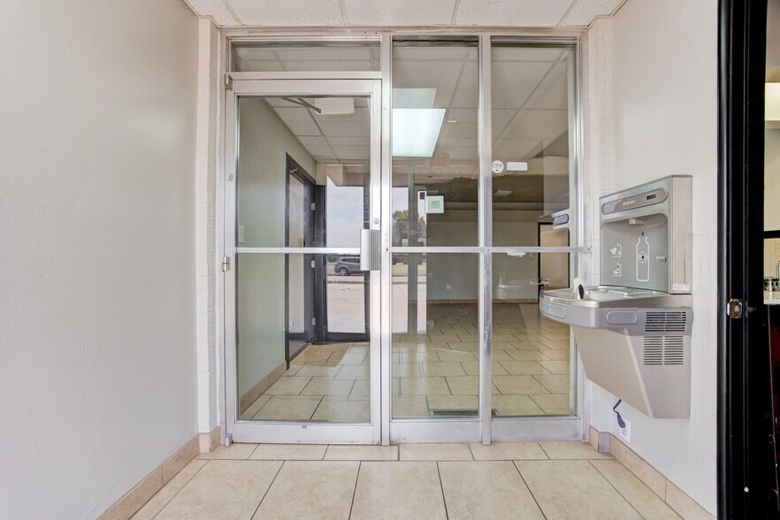 More Photos Of 324 N 19th St, Guthrie Office For Sale