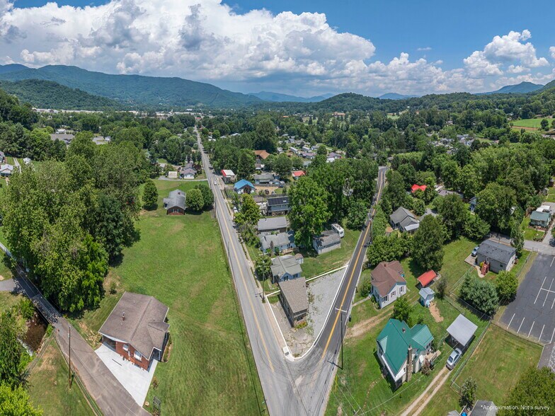 More Photos Of 491 Allens Creek Rd, Waynesville Medical For Lease