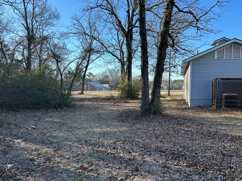 More Photos Of 2003 E US Highway 84, Palestine Office For Sale