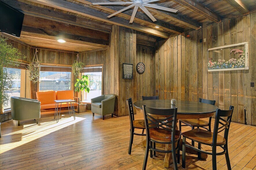 More Photos Of 720 E 50 Hwy, Salida Restaurant For Sale