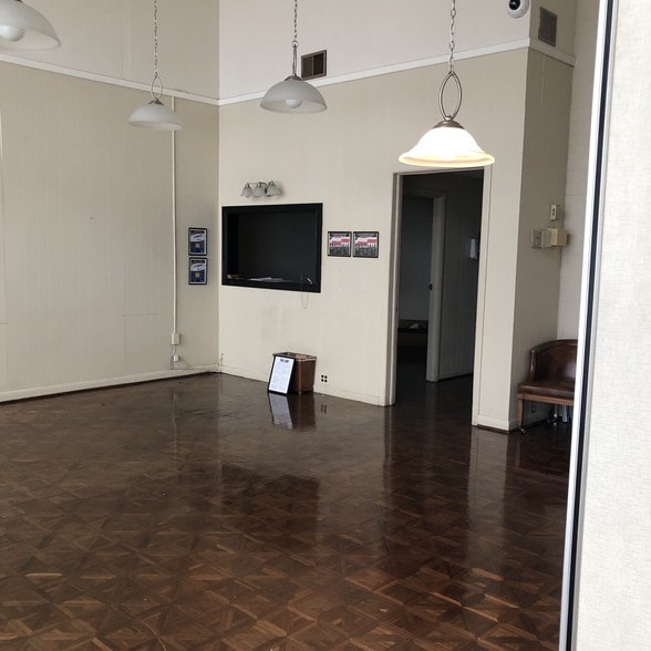 More Photos Of 315 Cassell St, Winston-Salem Distribution For Lease