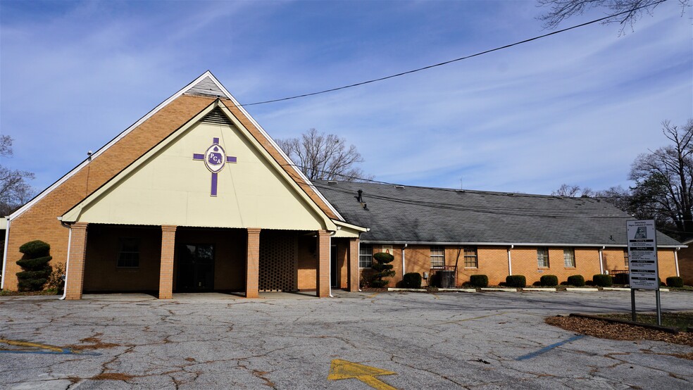 More Photos Of 2589-2613 Tilson Rd, Decatur Religious Facility For Lease