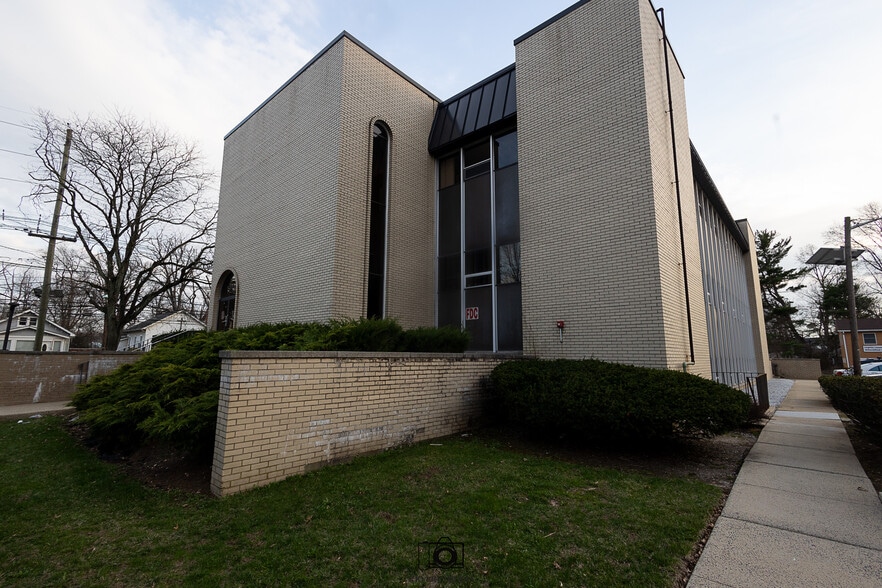 More Photos Of 1215 Livingston Ave, North Brunswick Office For Sale