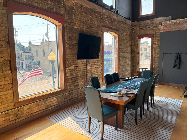 More Photos Of , Fort Atkinson General Retail For Sale