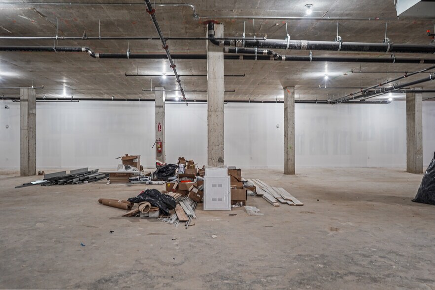 More Photos Of 65 Eckford St, Brooklyn Warehouse For Lease