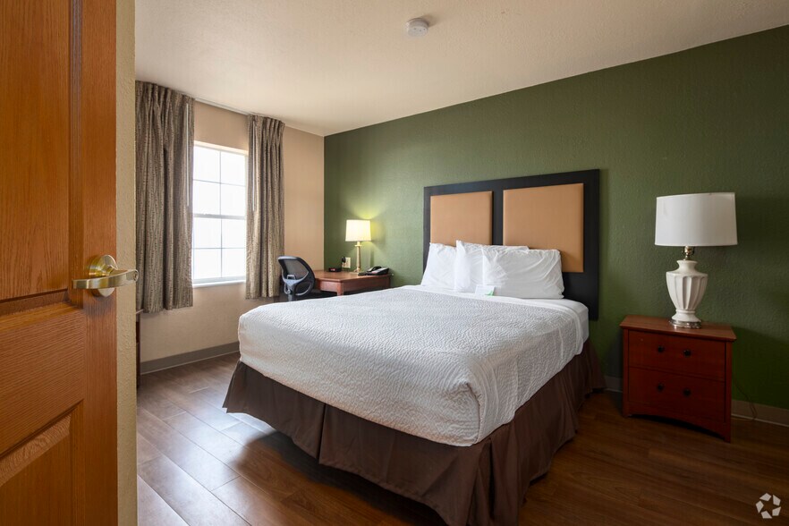 More Photos Of 572 E Beasley Rd, Jackson Hotel For Sale
