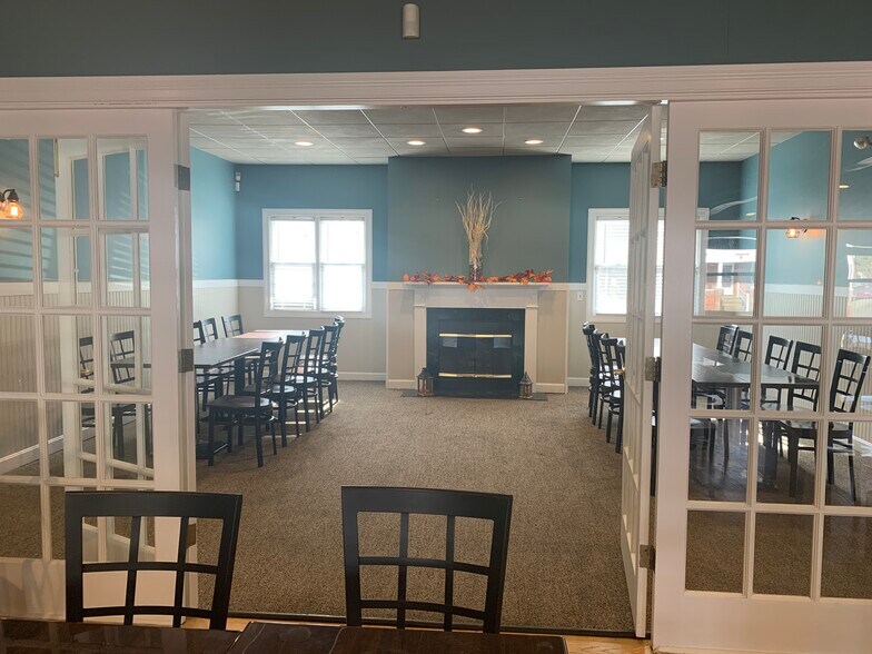 More Photos Of 48 School St, Lincoln Restaurant For Sale