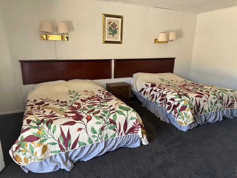 More Photos Of 1301 W Aultman St, Ely Hotel For Sale