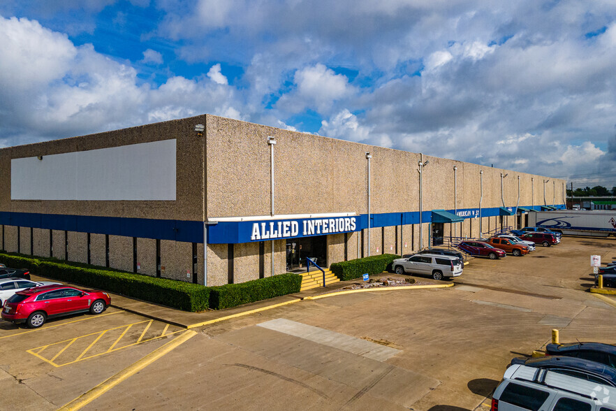 Primary Photo Of 119 Regal Row, Dallas Warehouse For Lease