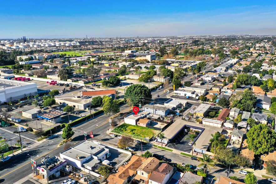 More Photos Of 1862 Santa Fe Ave, Long Beach Storefront For Lease