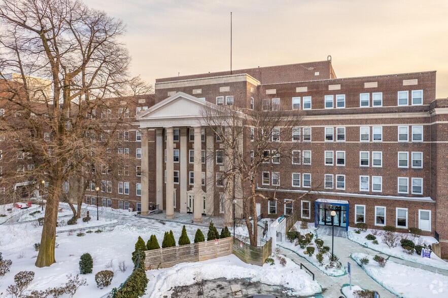 More Photos Of 3300 Henry Ave, Philadelphia Unknown For Lease