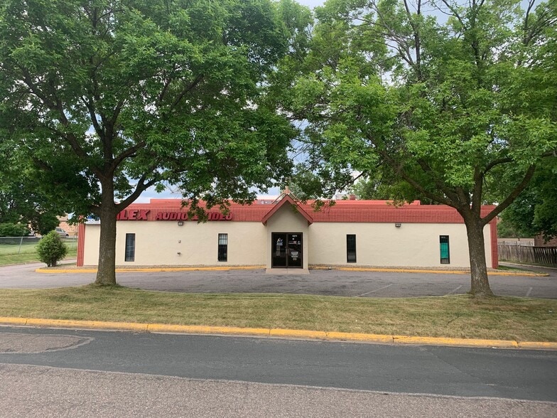 More Photos Of 4211 Rhode Island Ave N, New Hope Freestanding For Lease