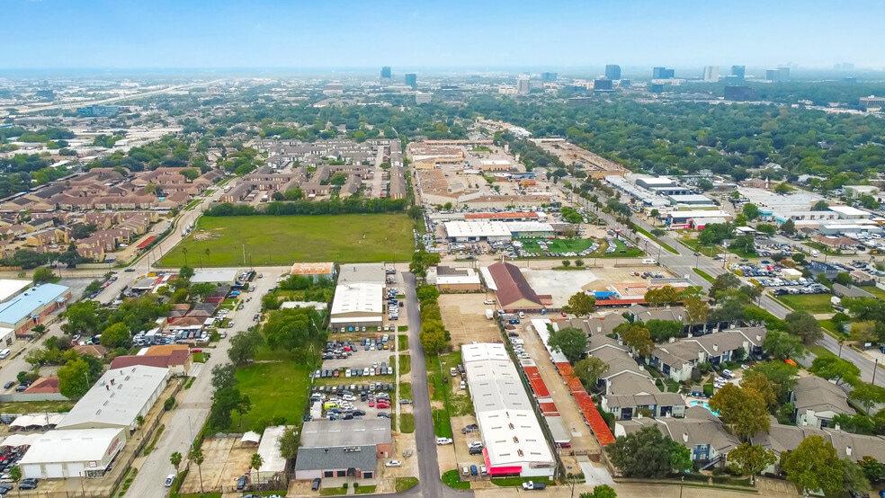 More Photos Of 3402 Amanda Ln, Houston Flex For Sale