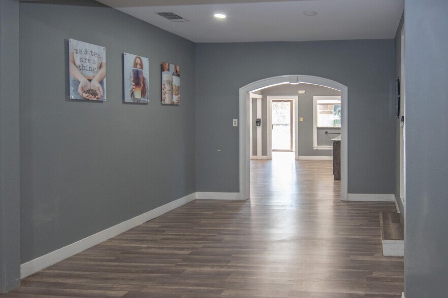 More Photos Of 2208 Austin Ave, Brownwood Flex For Sale