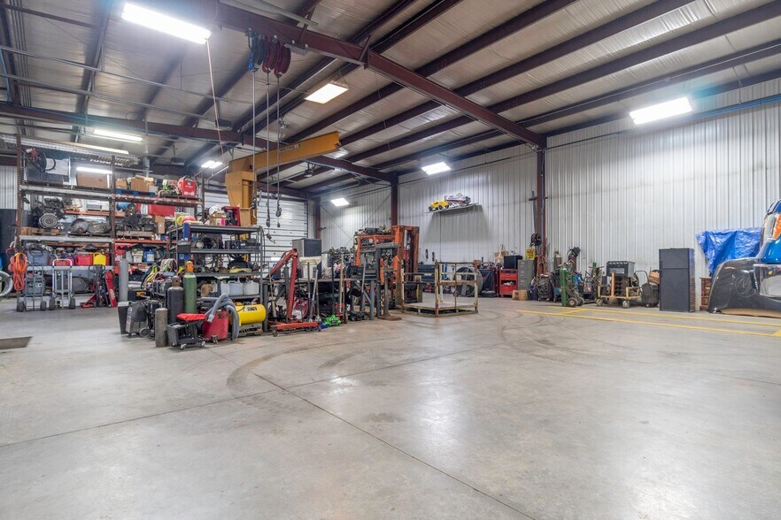 More Photos Of 14617 Kettlersville Rd, Wapakoneta Light Distribution For Sale