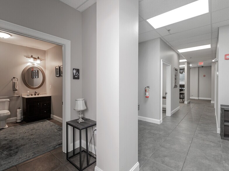 More Photos Of 8052 Mall, Lithonia Medical For Lease