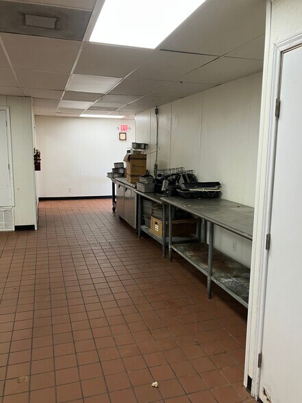 More Photos Of 2110 W 5th St, Plainview Restaurant For Sale
