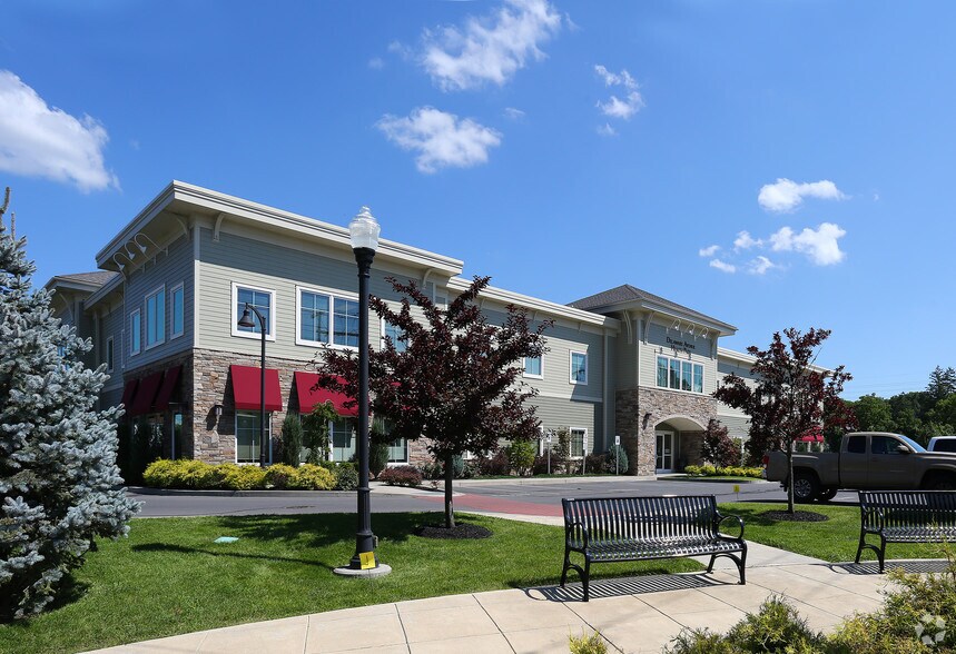 More Photos Of 250 Delaware Ave, Delmar Medical For Lease