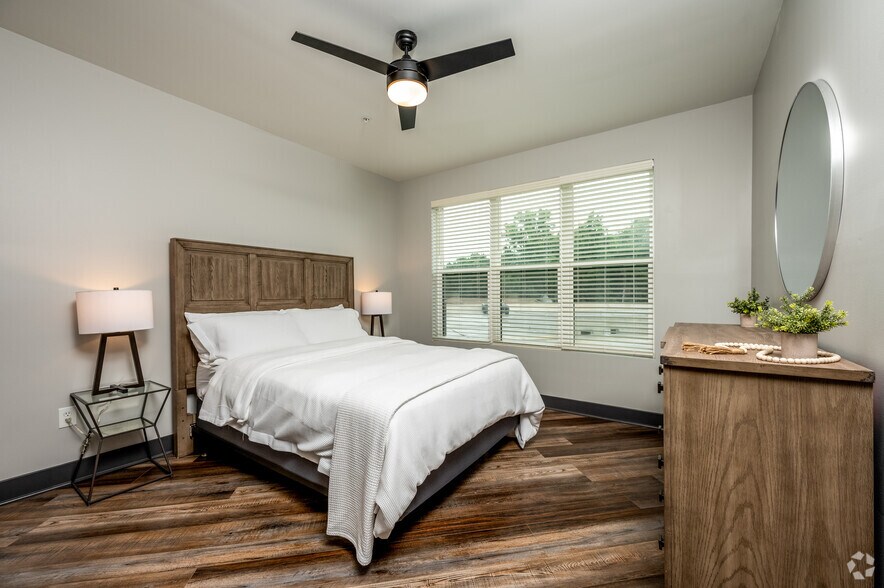 More Photos Of 1155 S Rangeline Rd, Carmel Apartments For Lease