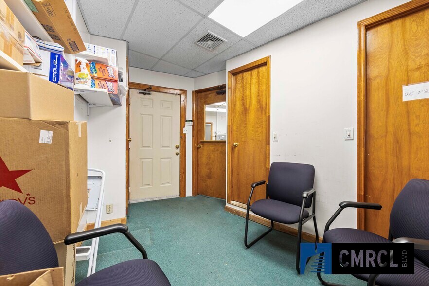 More Photos Of 131 Beverley, Brooklyn Flex For Lease