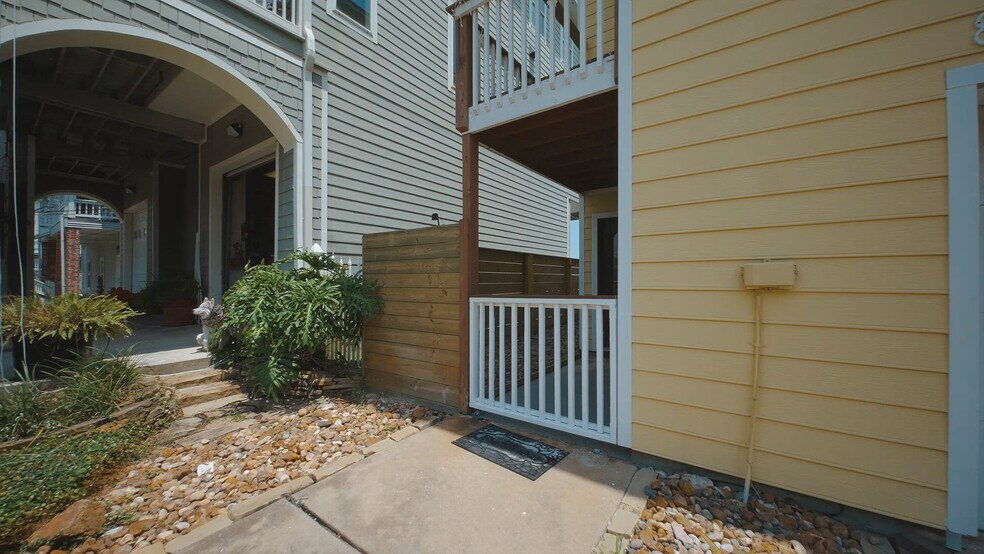 Primary Photo Of 804 Bay Ave, Kemah Specialty For Sale