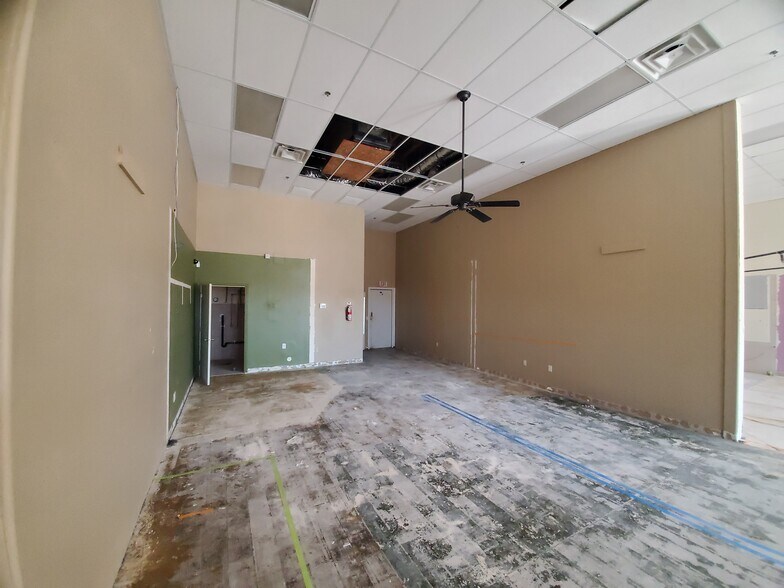 More Photos Of 6740 E University Dr, Mesa Unknown For Lease