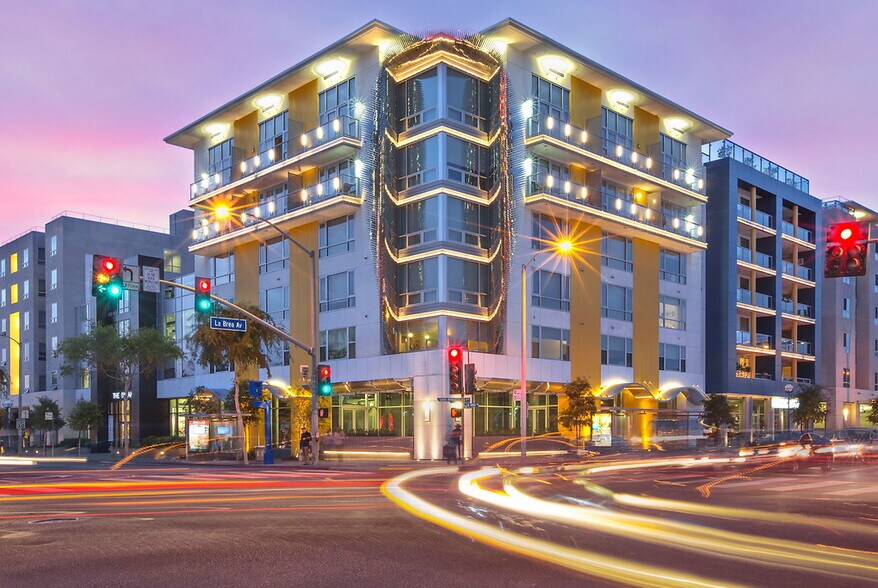 More Photos Of 7111 Santa Monica Blvd, West Hollywood Apartments For Lease